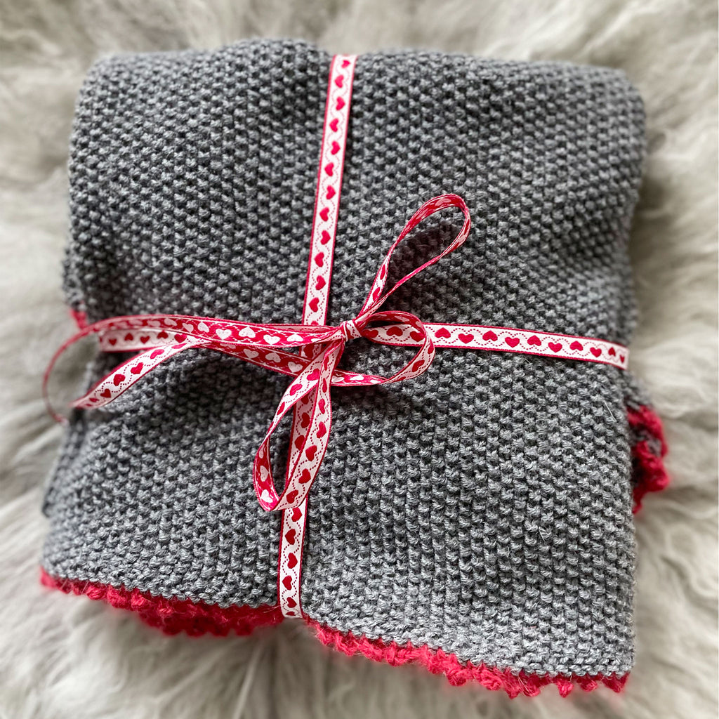 Dreiecks-Stricktuch aus weicher Merino-Schurwolle