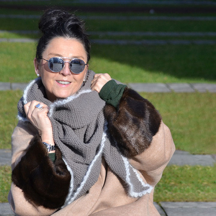 Dreiecks-Stricktuch aus weicher Merino-Schurwolle