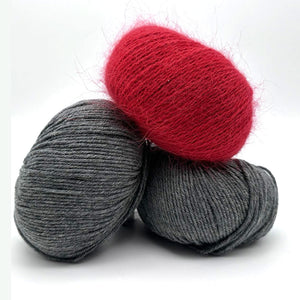 #010 Ready to knit - Dreieckstuch aus weicher Merino-Schurwolle mit zarten Angora-Mäusezähnchen