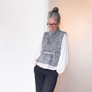 #11 Ready to knit - Wollpaket: Lässiger Pullunder mit Gürtel