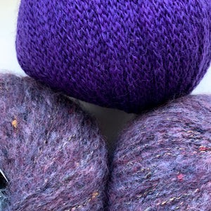 #09 Ready to knit - Cooler Raglanpulli in A-Form und Beanie mit Bommel