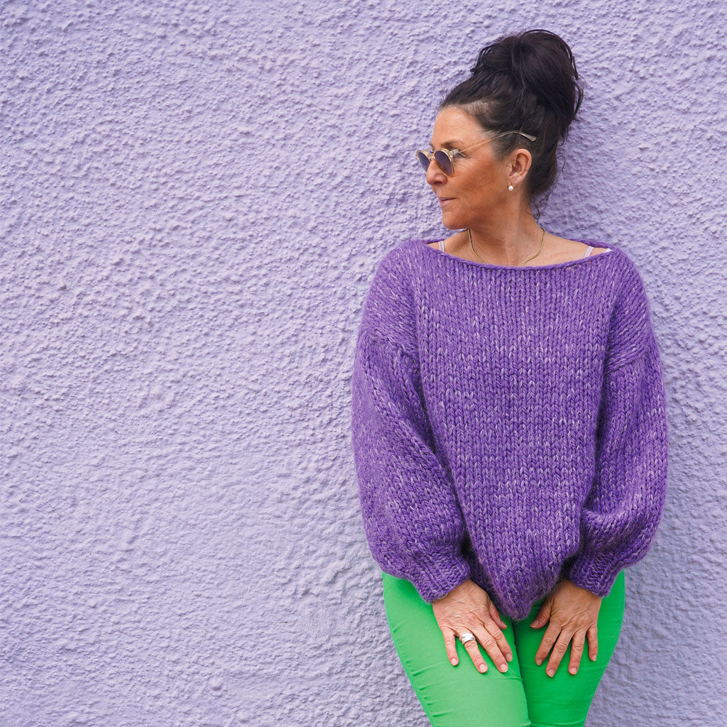 Very Peri Pulli - der lässig-lila Allrounder