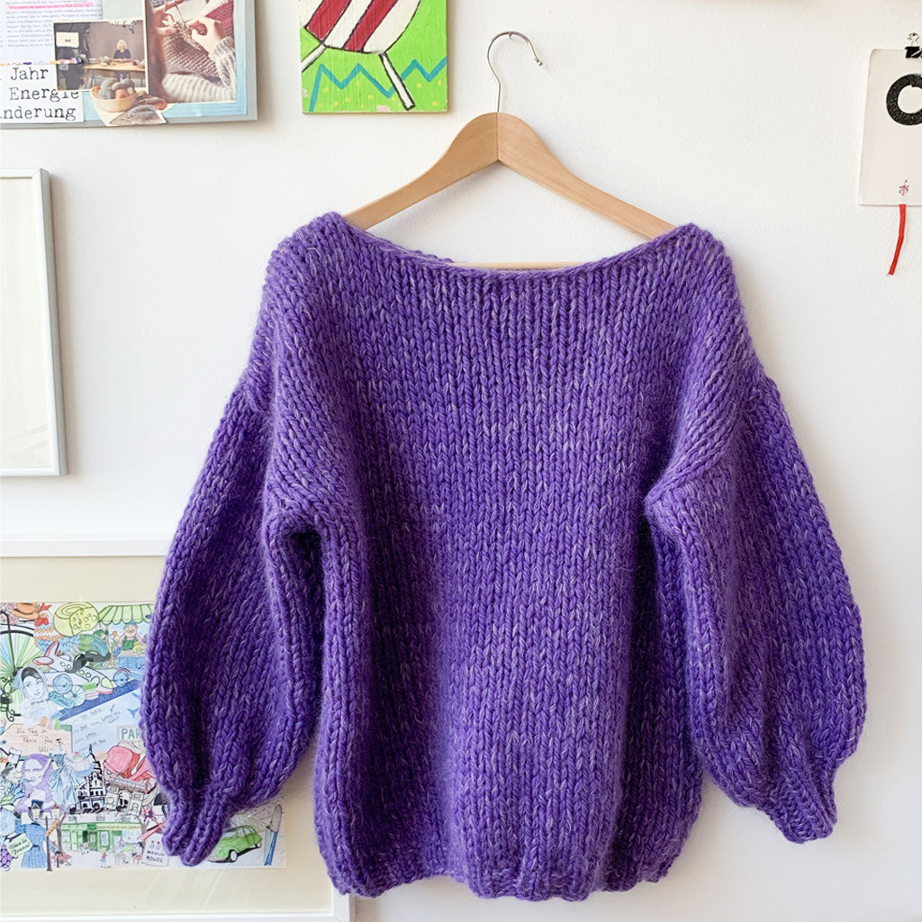 Very Peri Pulli - der lässig-lila Allrounder